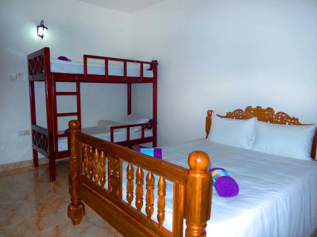The Hotel Paradise Katunayaka Pokoj fotografie